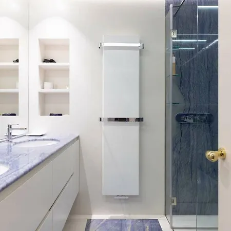 Central Trevi Luxury Penthouse