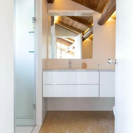 Central Trevi Luxury Penthouse 아파트